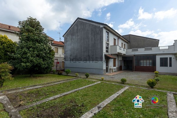 casa indipendente in vendita a Macherio in zona Bareggia