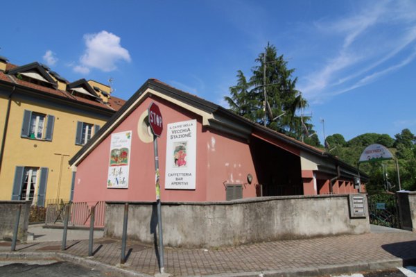 negozio in vendita a Macherio