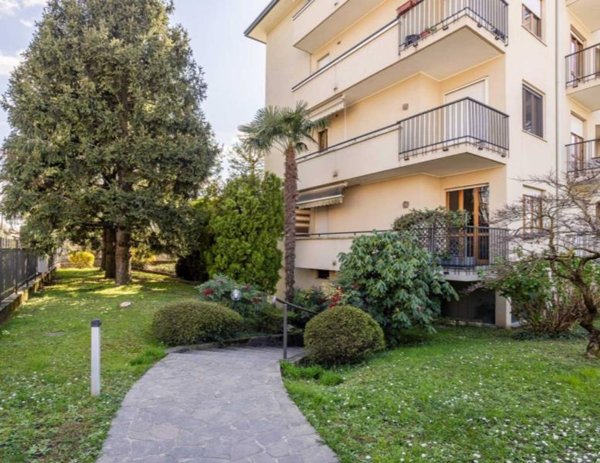 appartamento in vendita a Macherio
