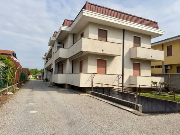 appartamento in vendita a Macherio