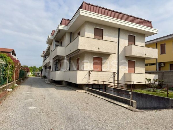 appartamento in vendita a Macherio