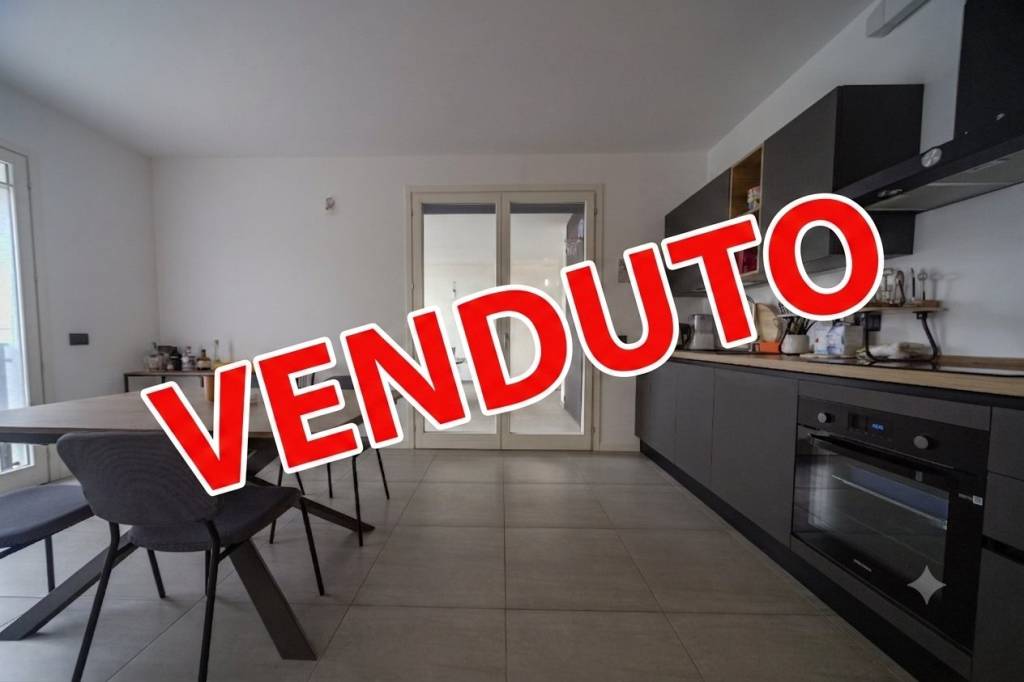 appartamento in vendita a Macherio in zona Belvedere