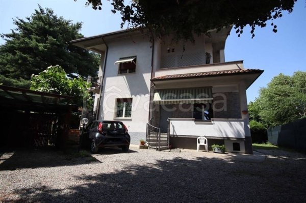 appartamento in vendita a Macherio in zona Pedresse