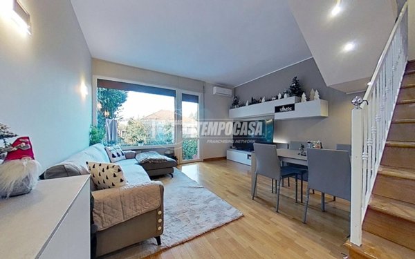 casa indipendente in vendita a Macherio in zona Pedresse