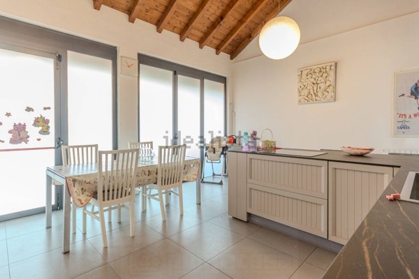 appartamento in vendita a Macherio in zona Belvedere