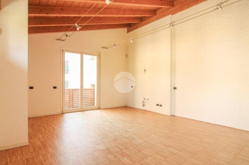 appartamento in vendita a Macherio in zona Belvedere