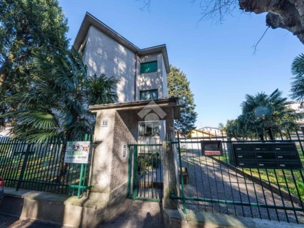 appartamento in vendita a Macherio in zona Belvedere
