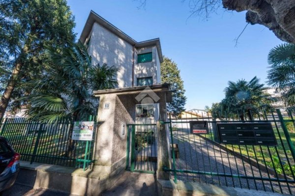 appartamento in vendita a Macherio in zona Belvedere