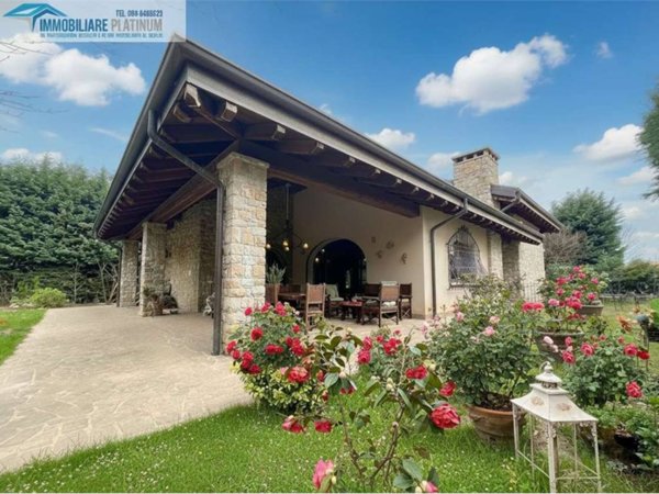 casa indipendente in vendita a Macherio in zona Belvedere