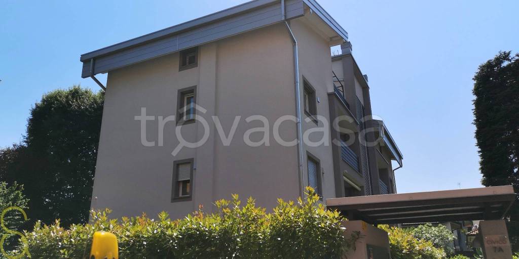 appartamento in vendita a Macherio in zona Belvedere