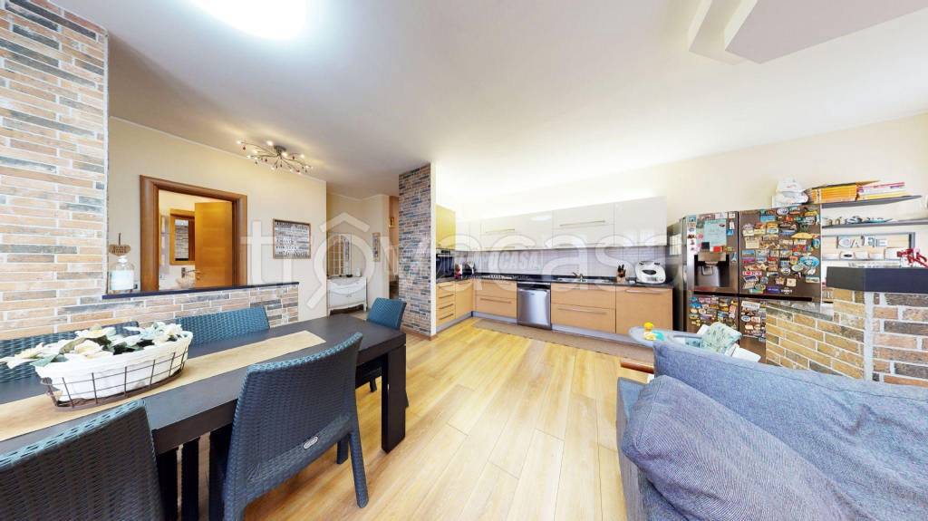 casa indipendente in vendita a Meda