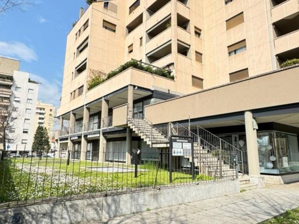 negozio in vendita a Meda