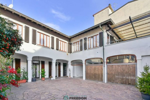 casa indipendente in vendita a Meda