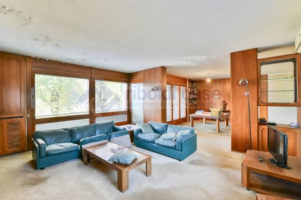 negozio in vendita a Meda