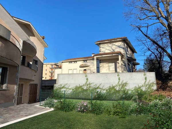 casa indipendente in vendita a Meda