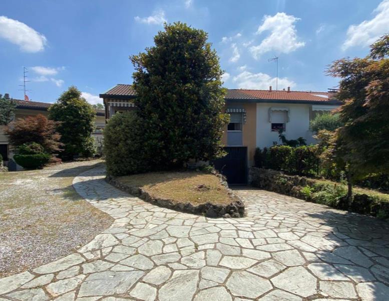 casa indipendente in vendita a Meda