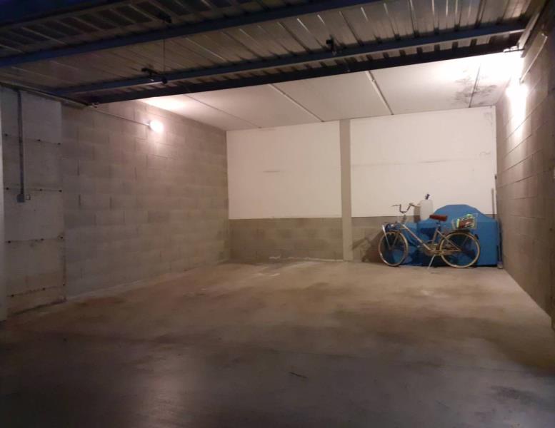 locale di sgombero in vendita a Meda