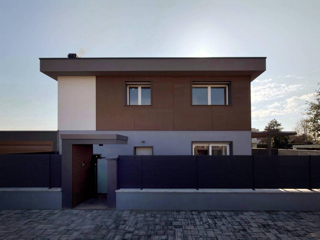 casa indipendente in vendita a Meda