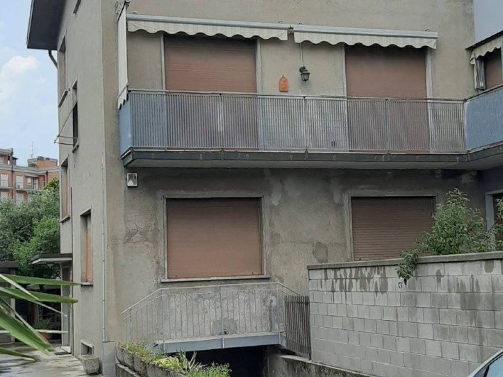 casa indipendente in vendita a Meda