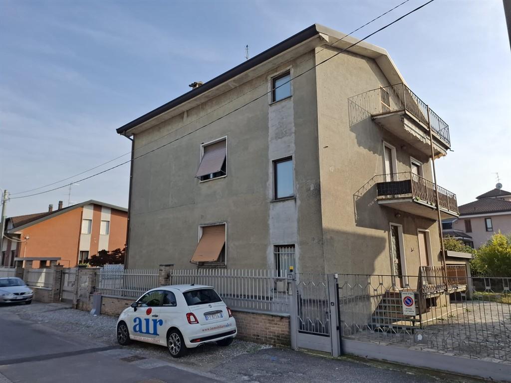 casa indipendente in vendita a Meda