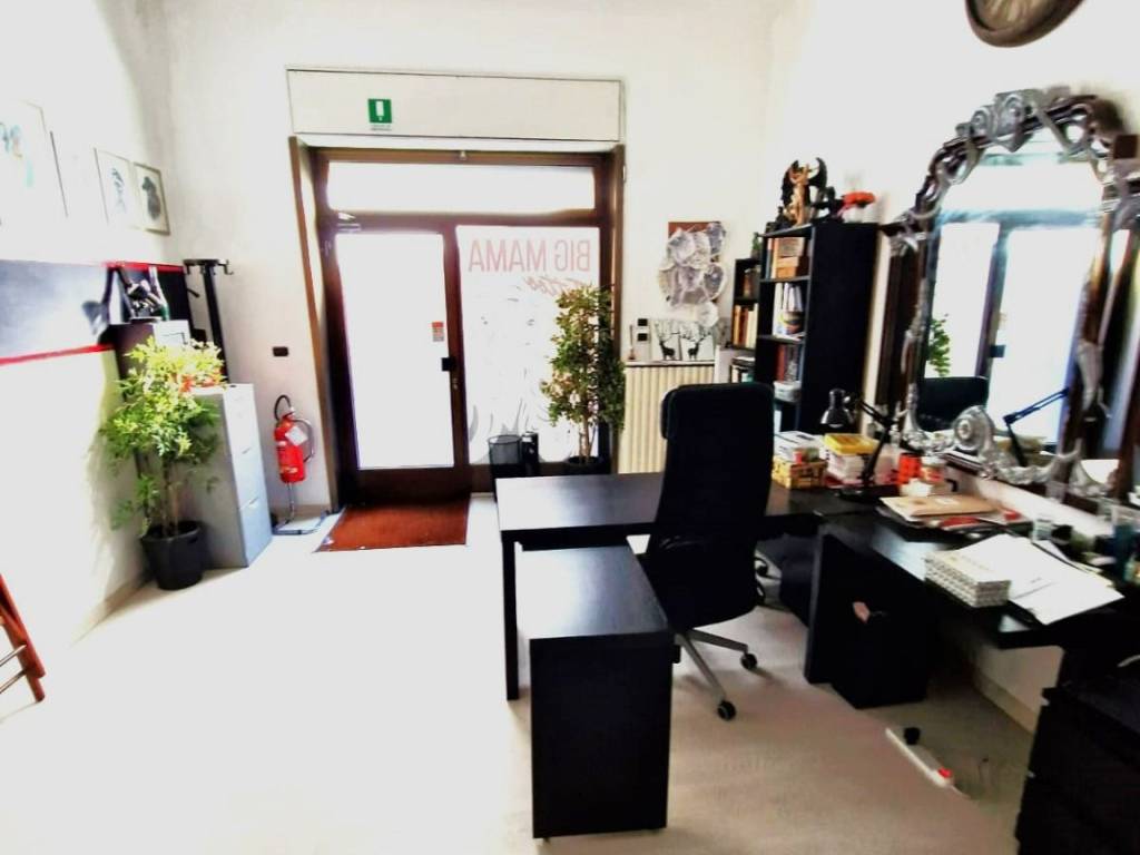 negozio in vendita a Meda