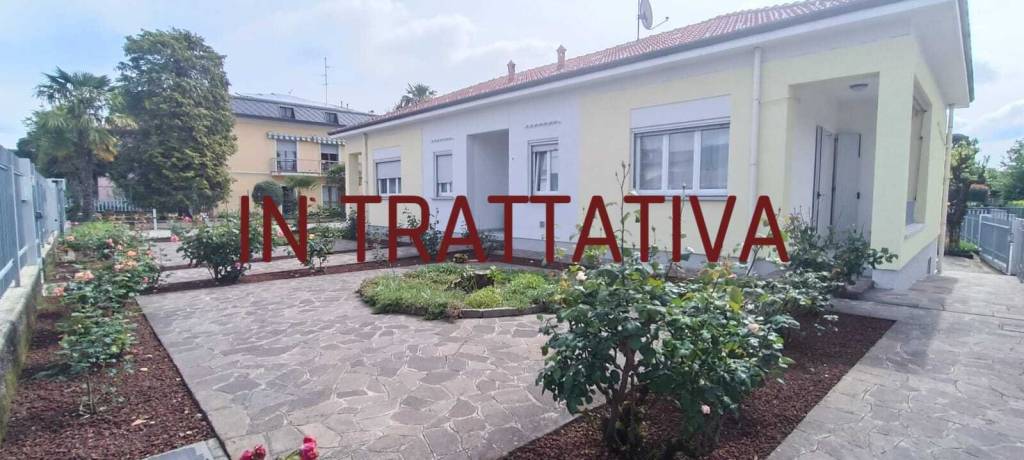 casa indipendente in vendita a Meda