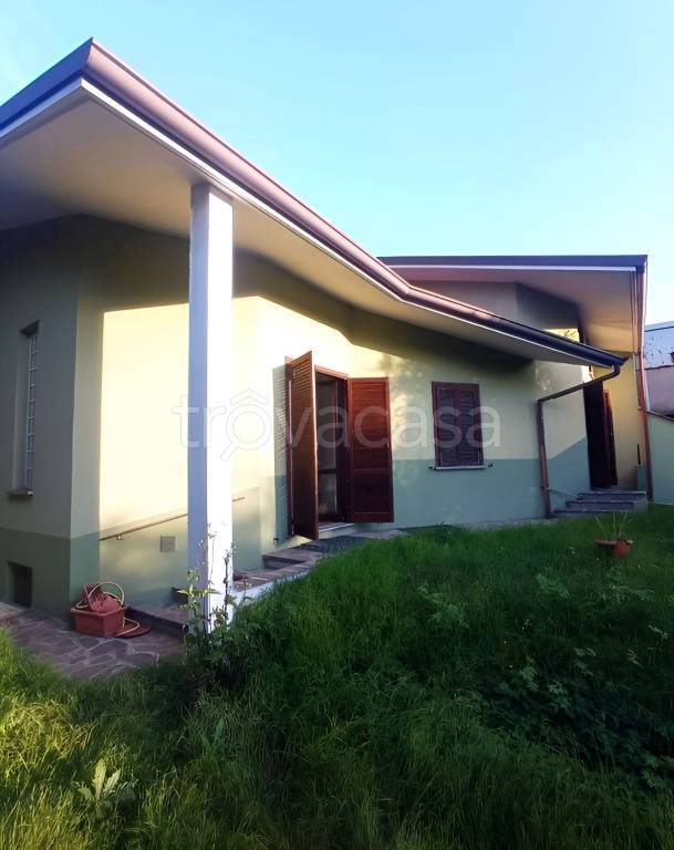 casa indipendente in vendita a Meda