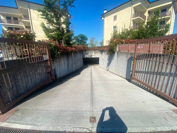 locale di sgombero in vendita a Meda