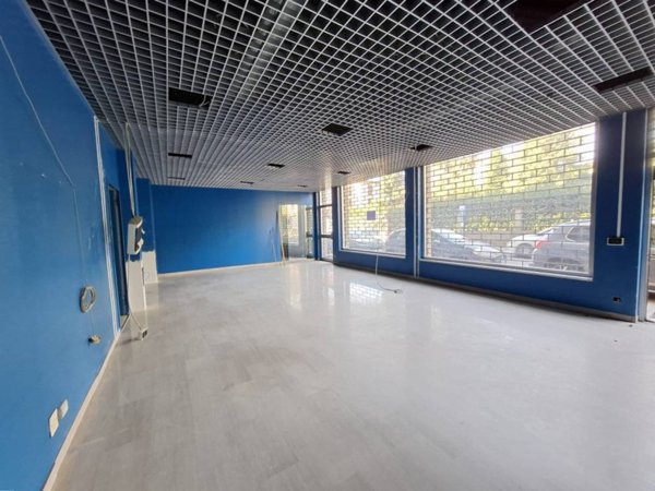negozio in vendita a Meda