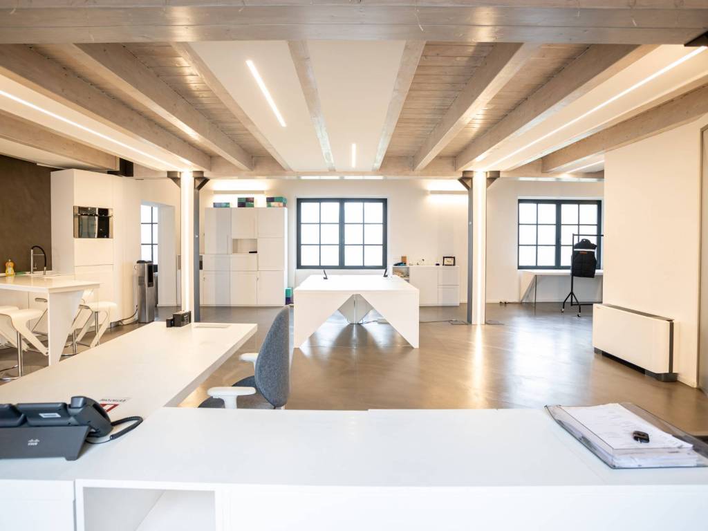 ufficio in vendita a Meda