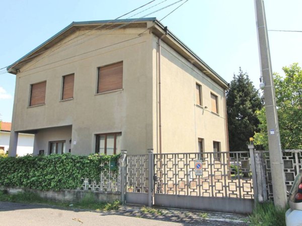 casa indipendente in vendita a Meda