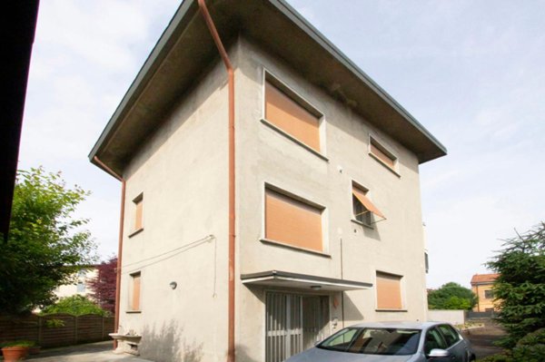 casa indipendente in vendita a Meda