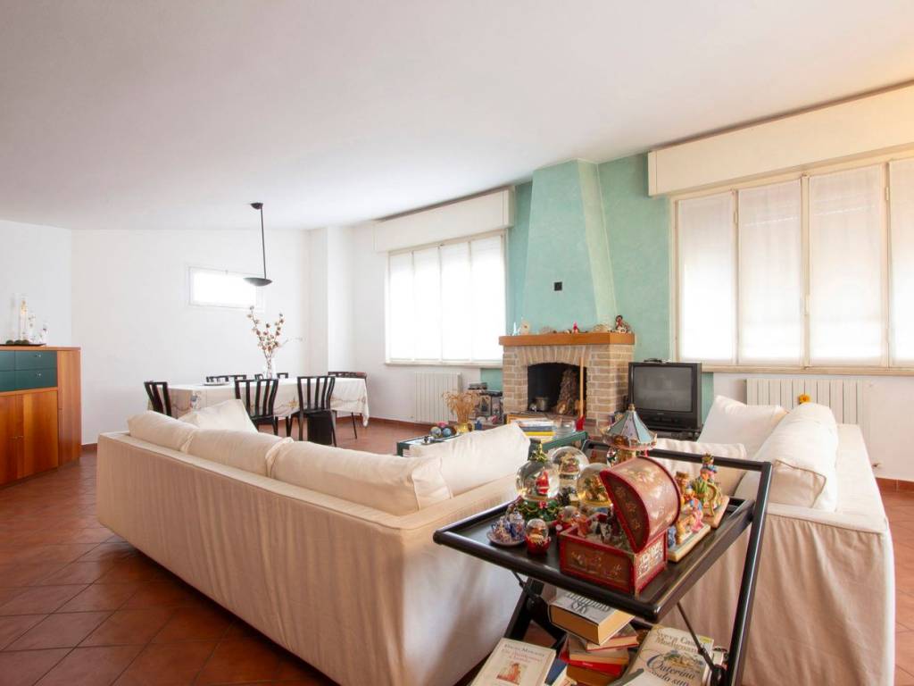 casa indipendente in vendita a Meda