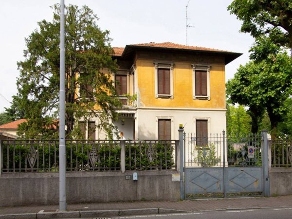 casa indipendente in vendita a Meda
