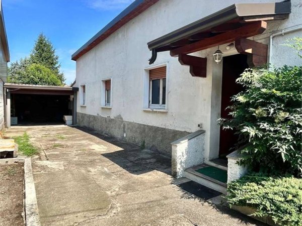 casa indipendente in vendita a Meda