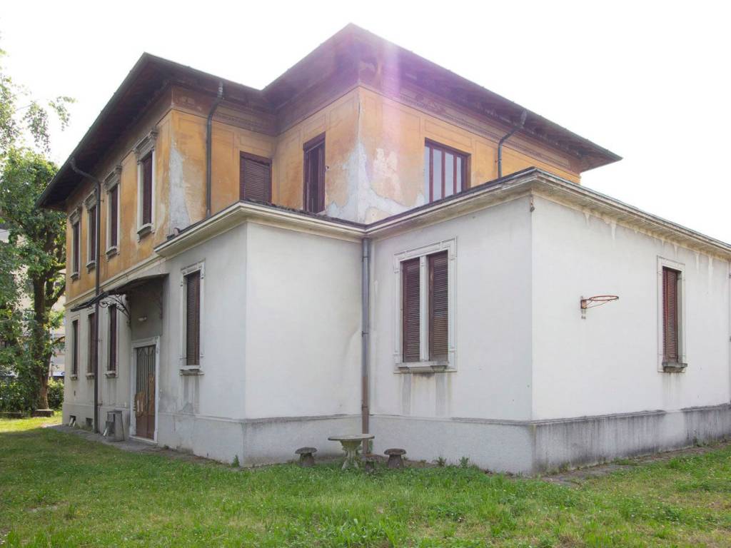 casa indipendente in vendita a Meda