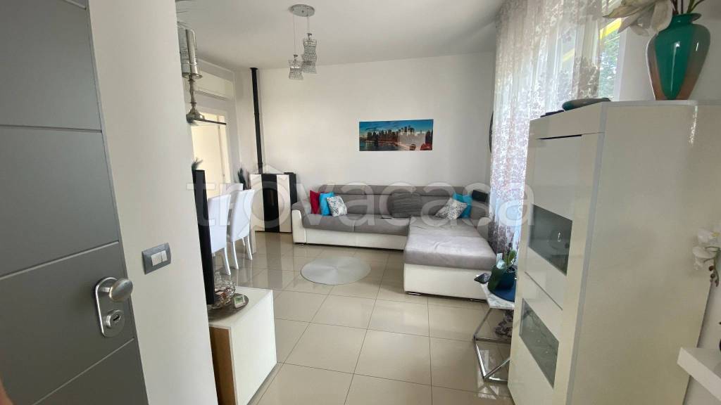 casa indipendente in vendita a Meda