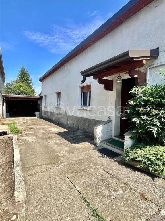 casa indipendente in vendita a Meda