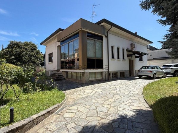 casa indipendente in vendita a Meda