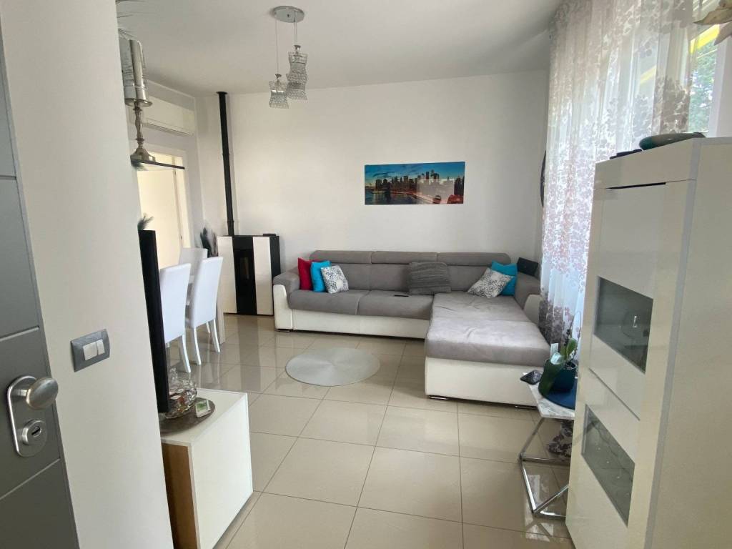 casa indipendente in vendita a Meda