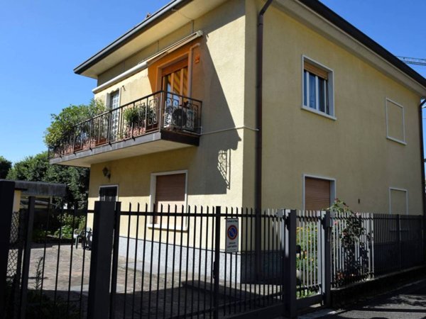 casa indipendente in vendita a Meda