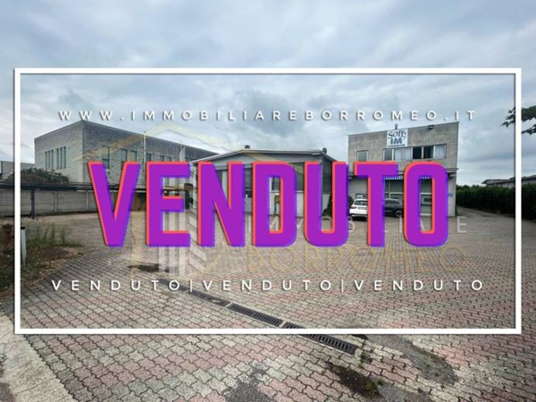 locale commerciale in vendita a Meda