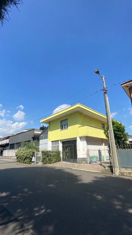 casa indipendente in vendita a Meda