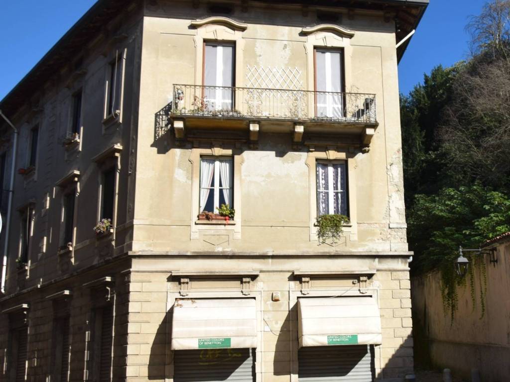 negozio in vendita a Meda