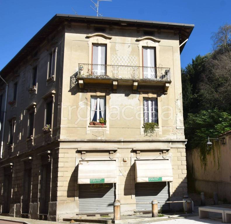 negozio in vendita a Meda