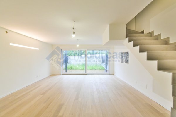 casa indipendente in vendita a Meda