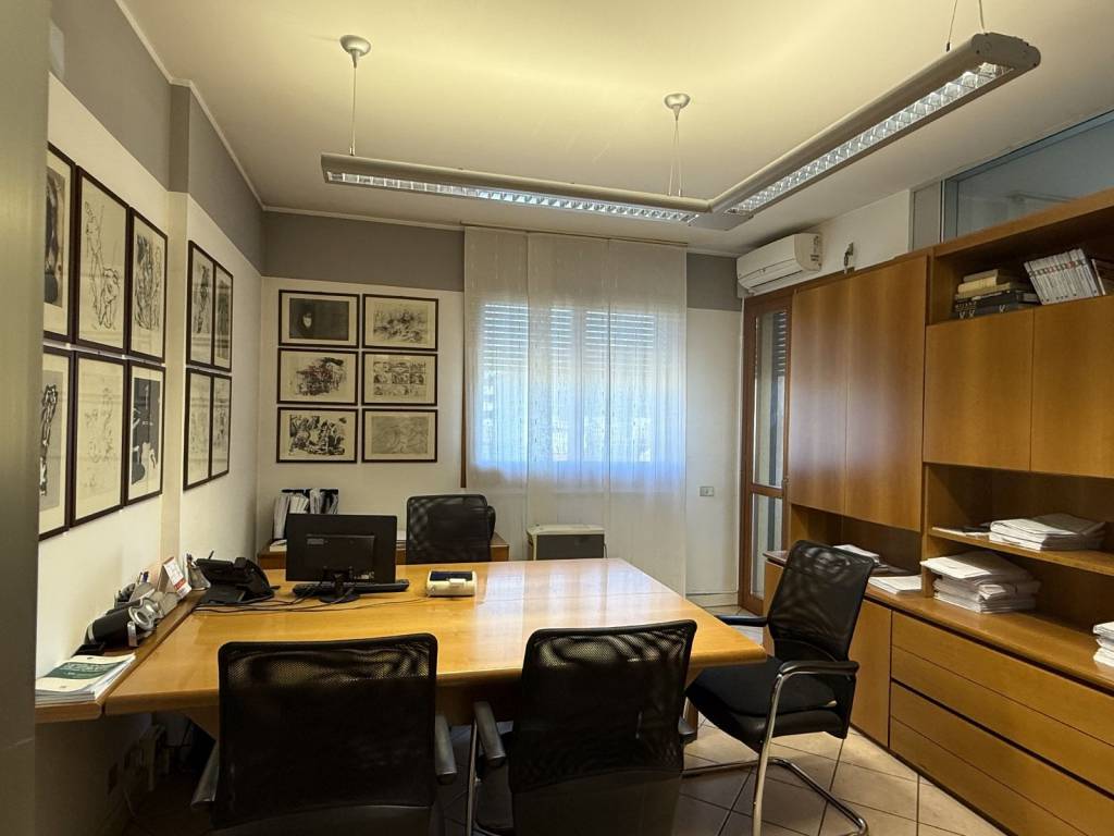 ufficio in vendita a Meda