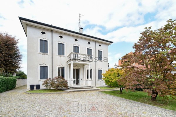 casa indipendente in vendita a Meda
