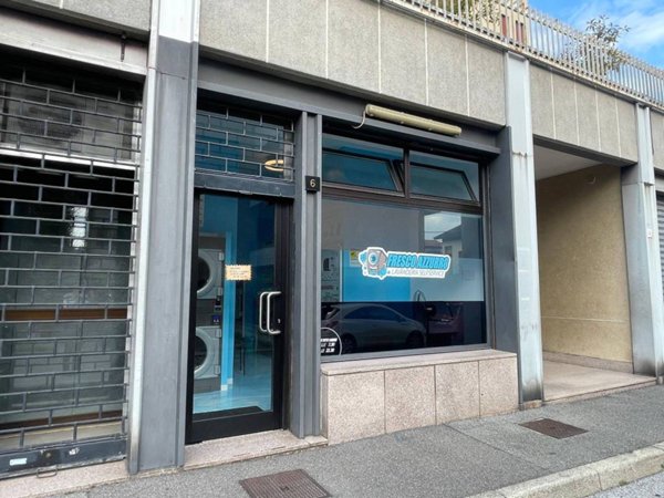 negozio in vendita a Meda