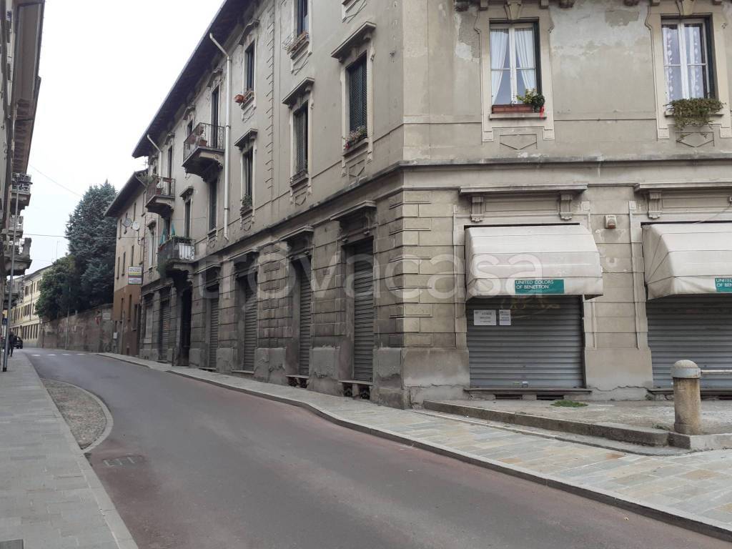 negozio in vendita a Meda